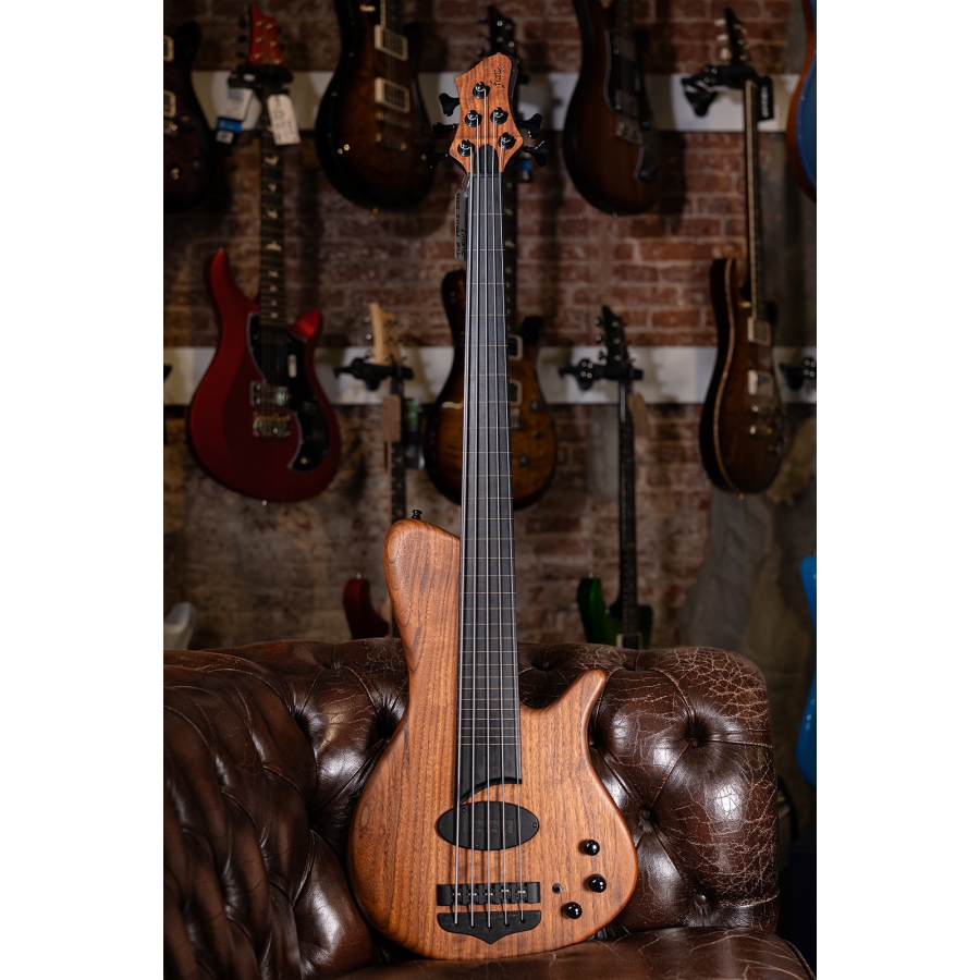 Franz Bassguitars Sirius 5 Fretless Walnut