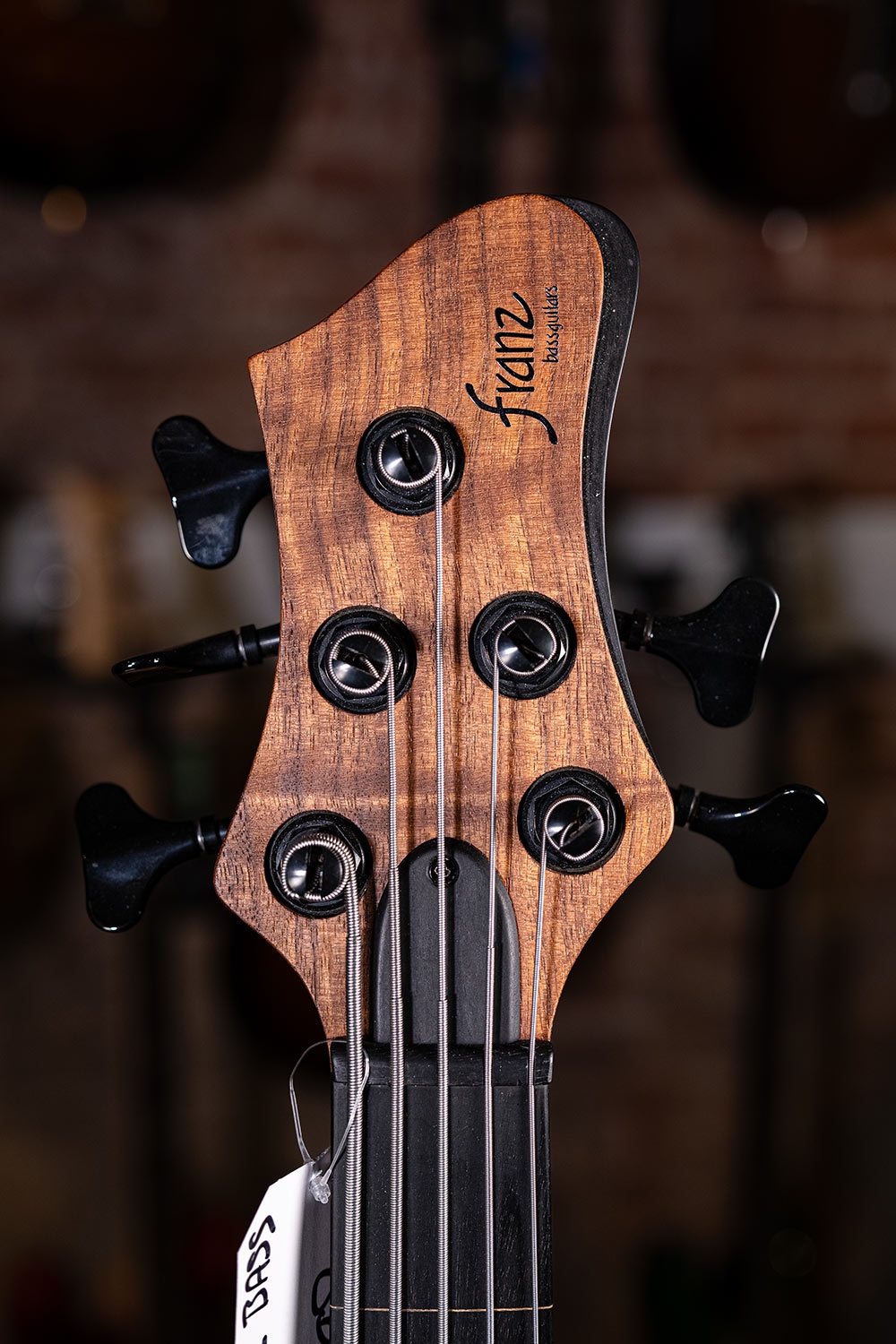 Franz Bassguitars Sirius 5 Fretless Walnut
