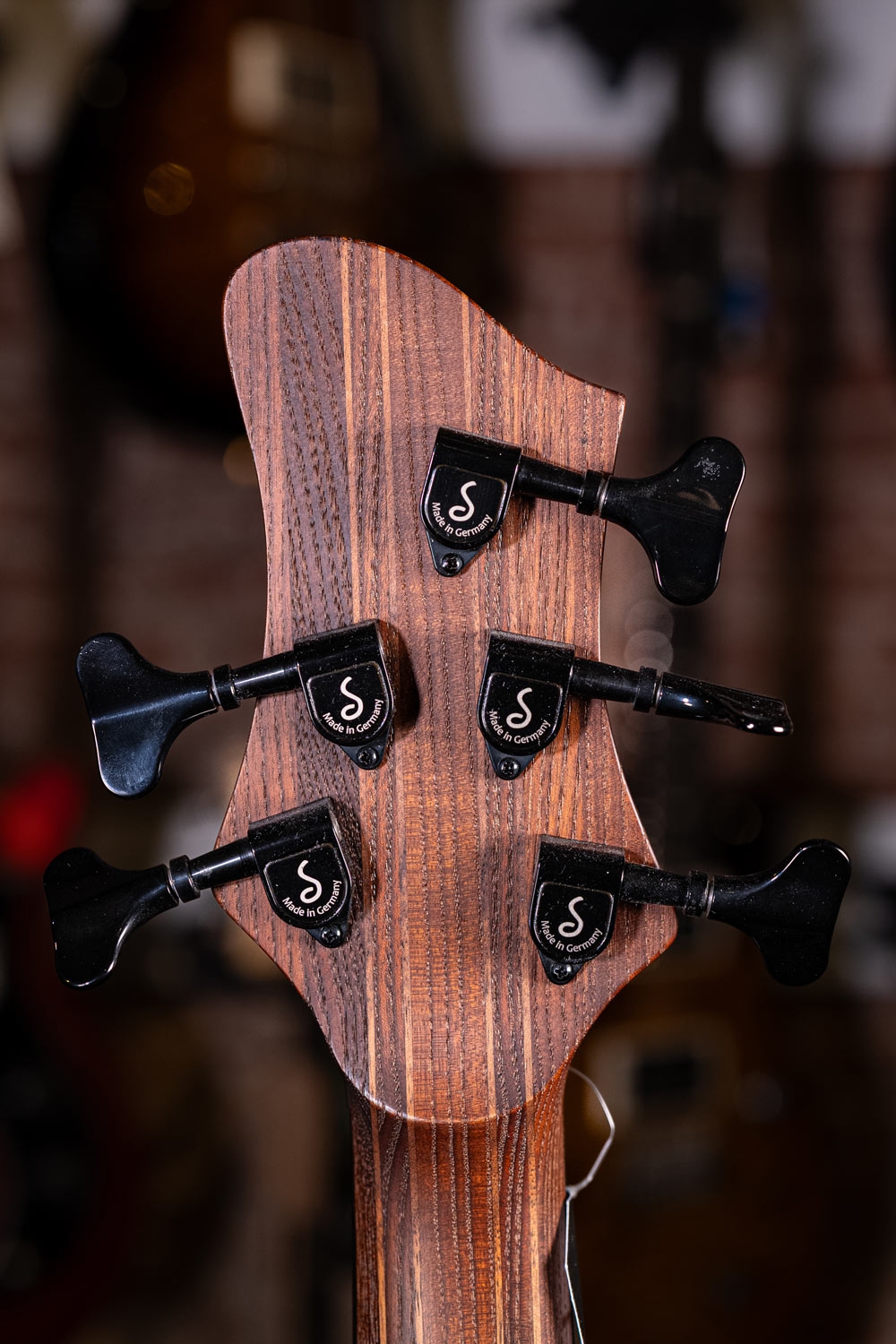 Franz Bassguitars Sirius 5 Fretless Walnut