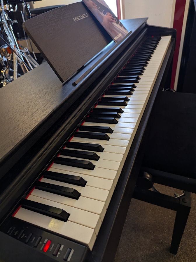 Medeli DP280BK SHOWROOM MODEL