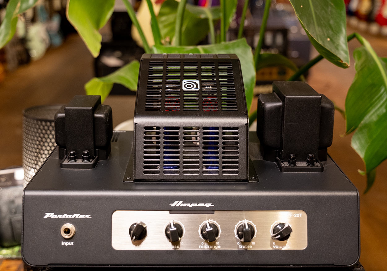 Ampeg PF20T Head