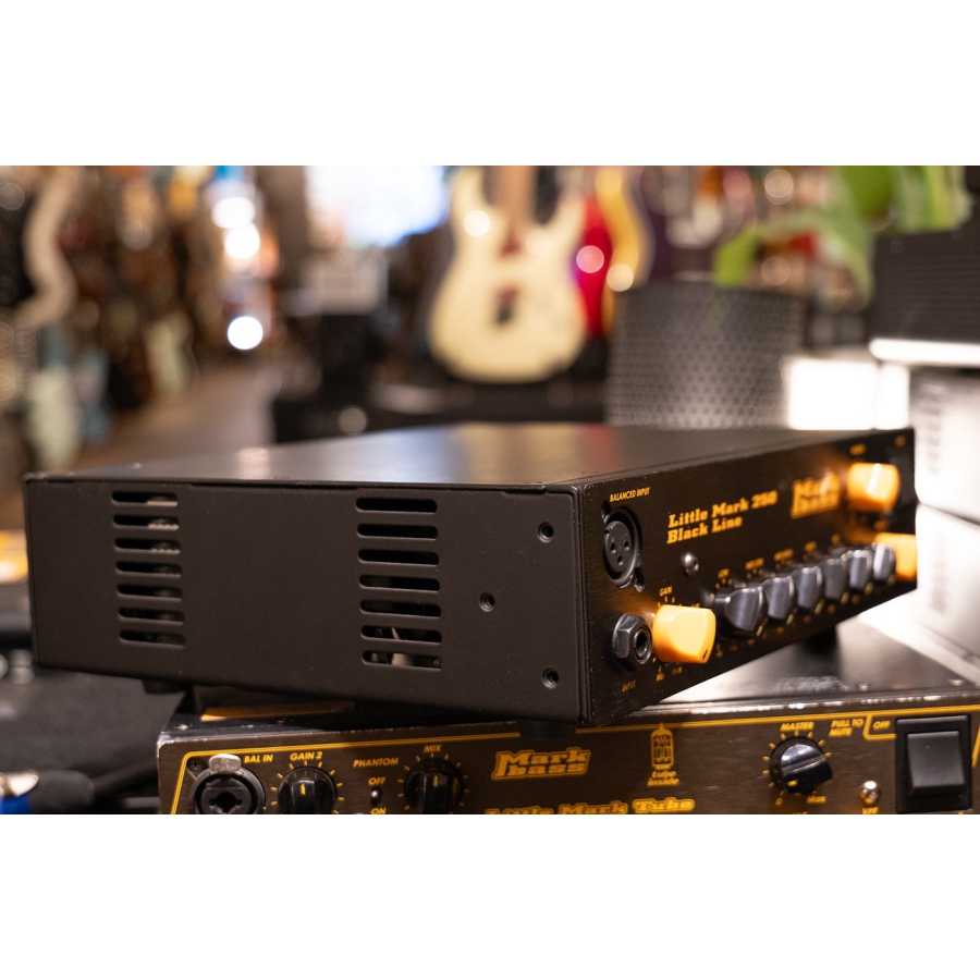 MarkBass Little Mark 250 black basversterker top