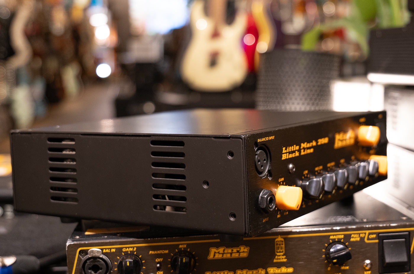MarkBass Little Mark 250 black basversterker top