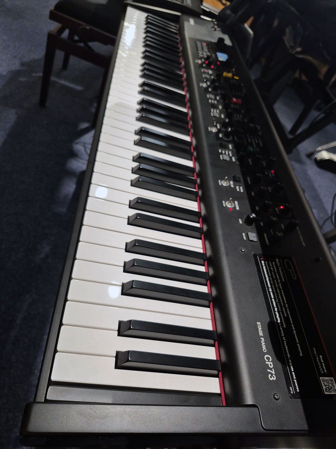 Yamaha CP73 stage piano B-Stock