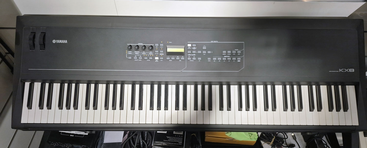 Yamaha KX8 88 Key controller keyboard