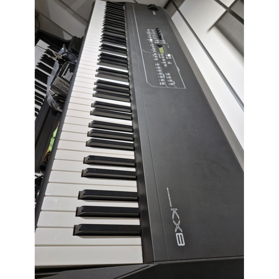 Yamaha KX8 88 Key controller keyboard