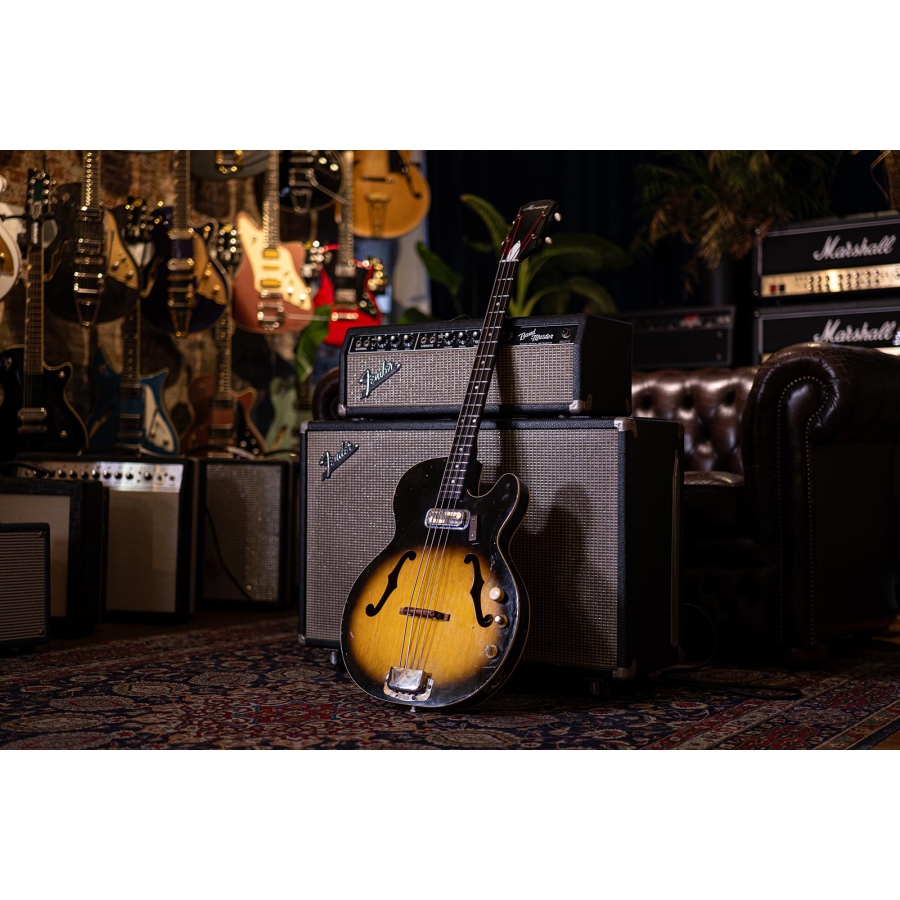 Harmony H22 semi-hollow bass 1960s USA