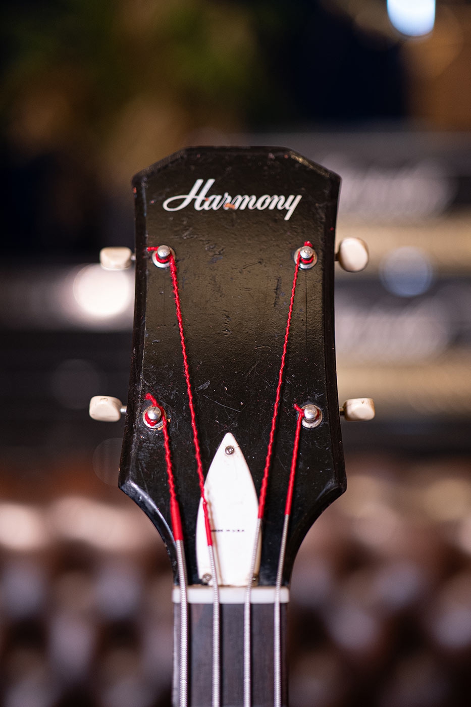 Harmony H22 semi-hollow bass 1960s USA