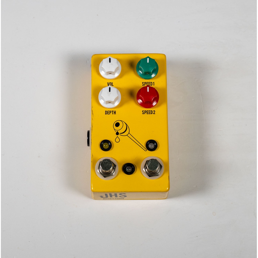 JHS Honey Comb Deluxe Tremolo