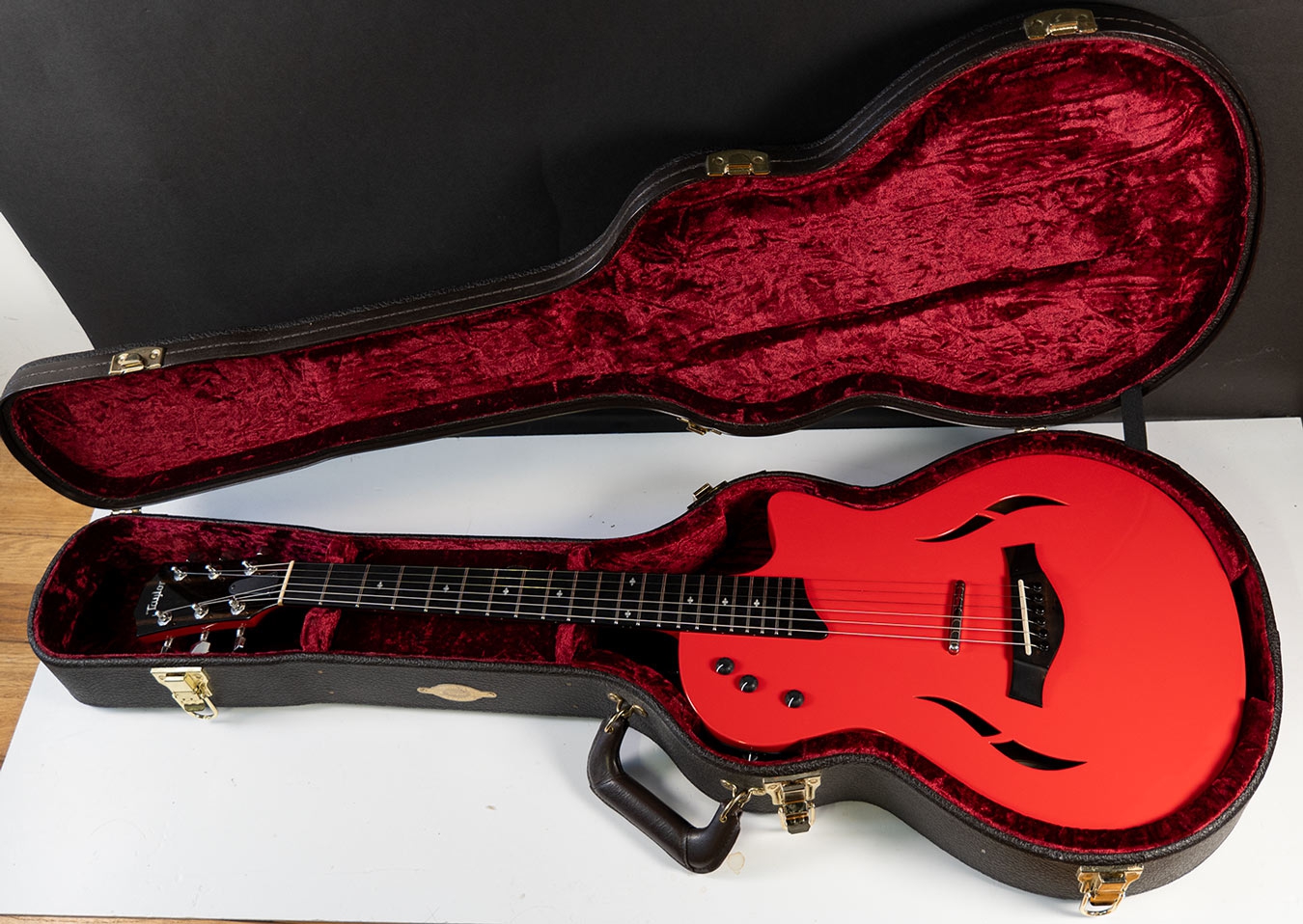 Taylor T5z Classic DLX LTD Fiesta Red