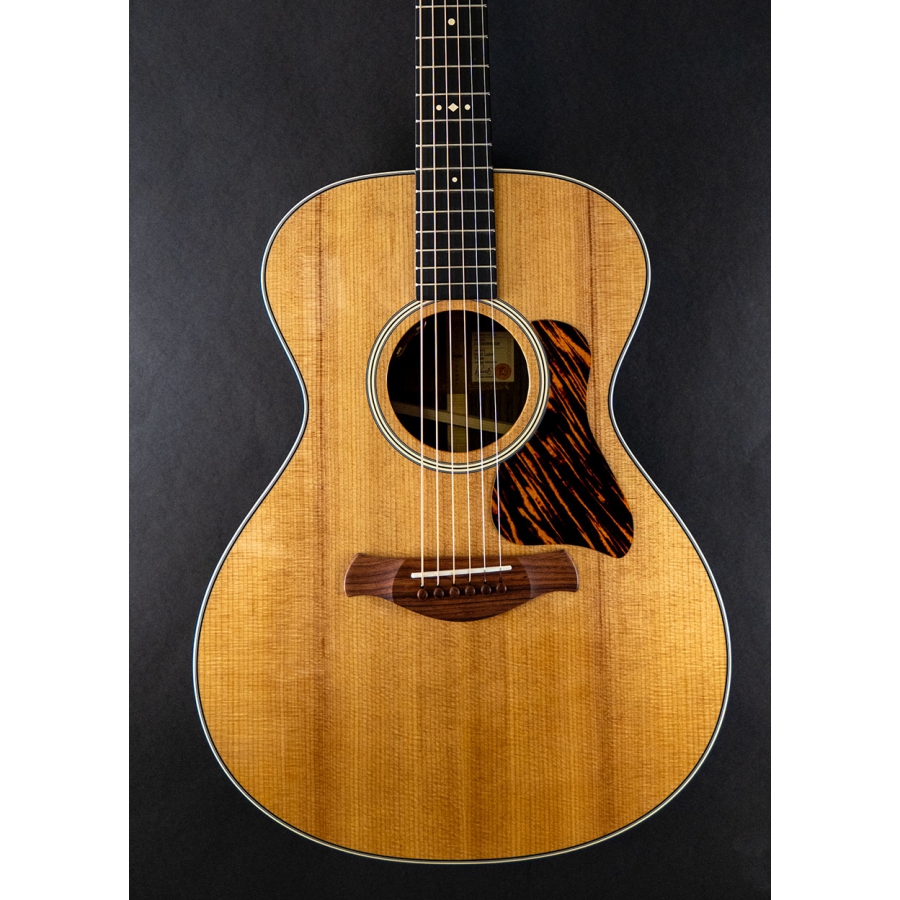Taylor Gold Label 712e