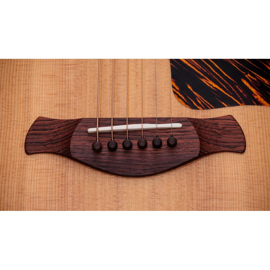 Taylor Gold Label 712e