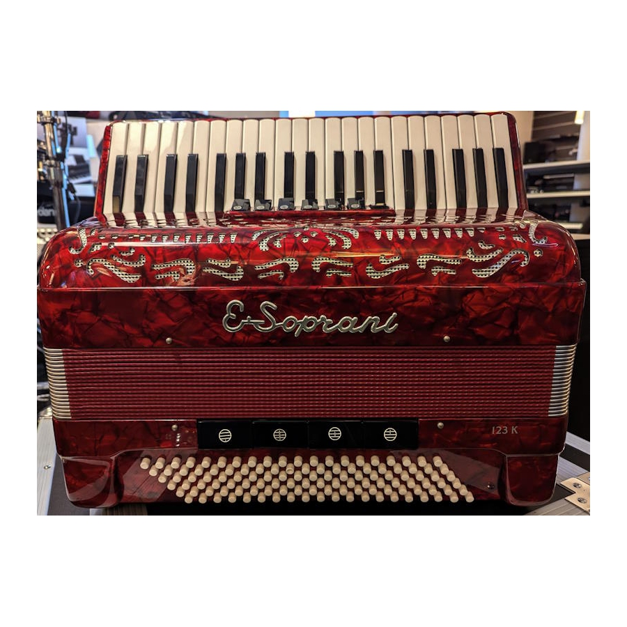 E. Soprani Accordeon 120Bas 3 Korig Rood