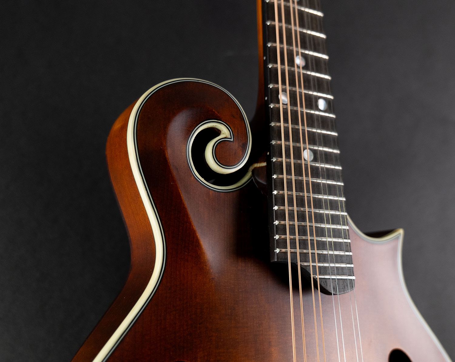 Eastman MD315 Adirondack Wide Nut Amberburst