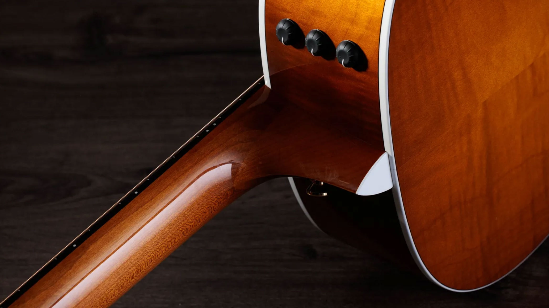 Taylor 217e Plus Special Edition Honeyburst