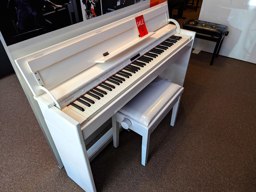 Roland DP603 PHW hoogglans wit digitale piano SHOWROOM MODEL