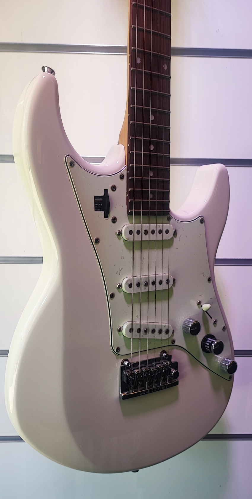Line 6 Variax JTV-69S James Tyler Olympic White