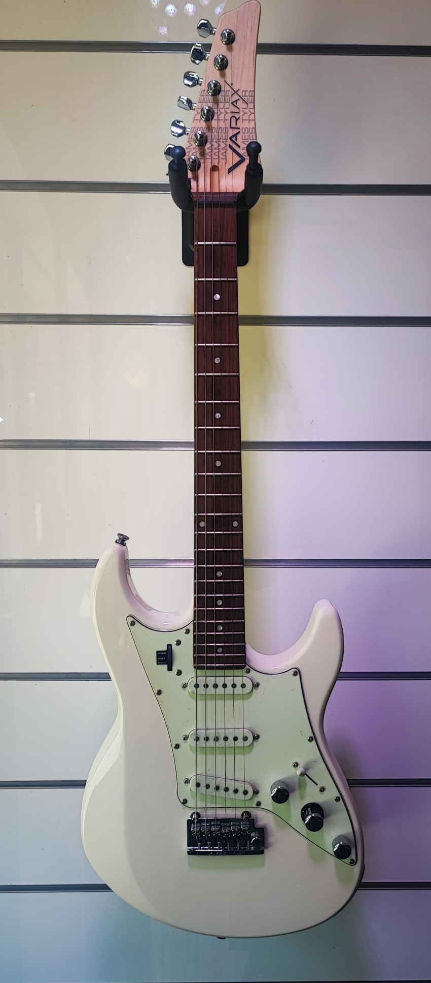 Line 6 Variax JTV-69S James Tyler Olympic White