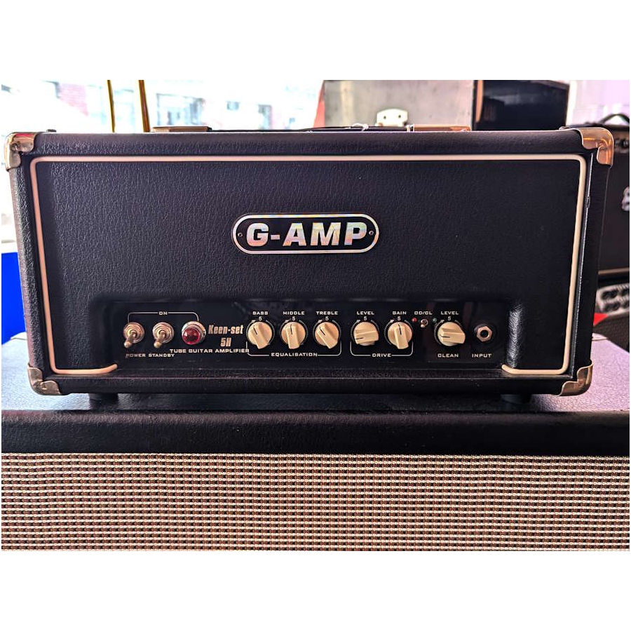 G-Amp Keen Set Head en Cabinet