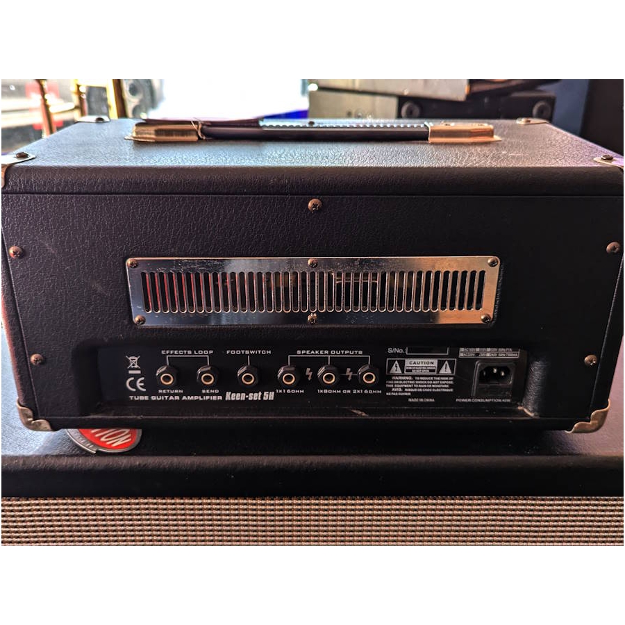 G-Amp Keen Set Head en Cabinet