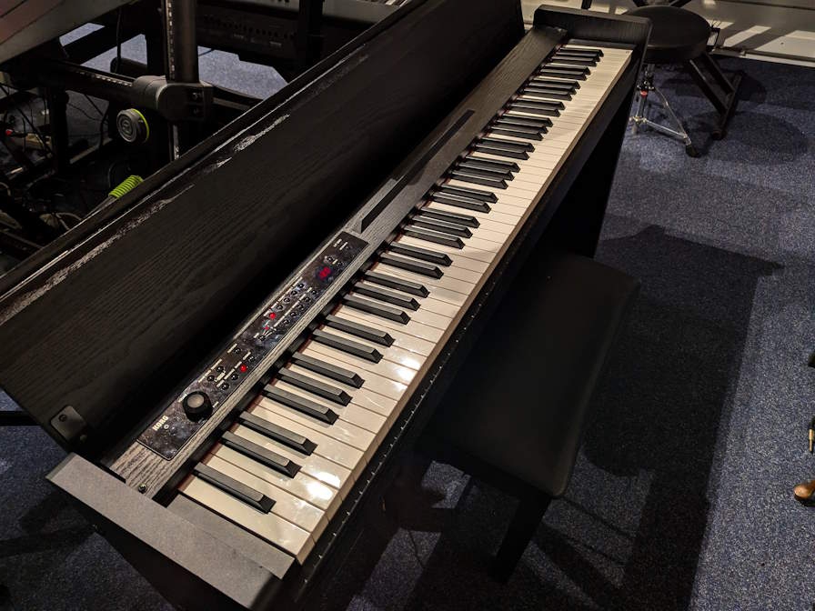 Korg LP380B zwart SHOWROOM MODEL