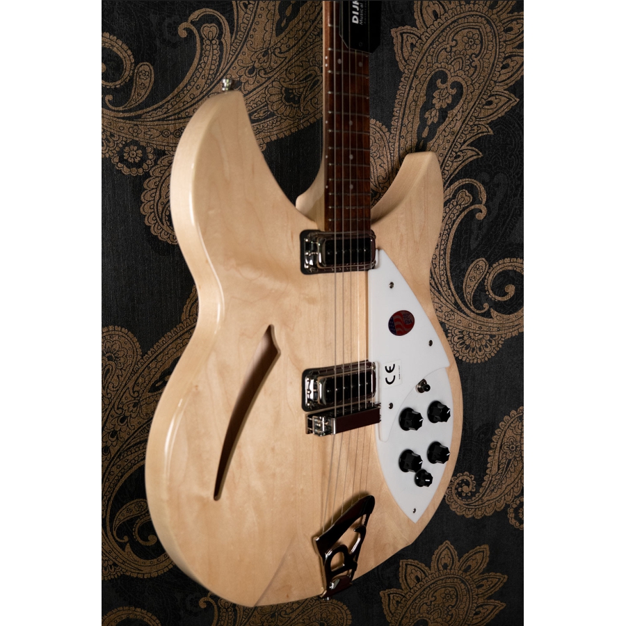 Rickenbacker 330 MG Mapleglo