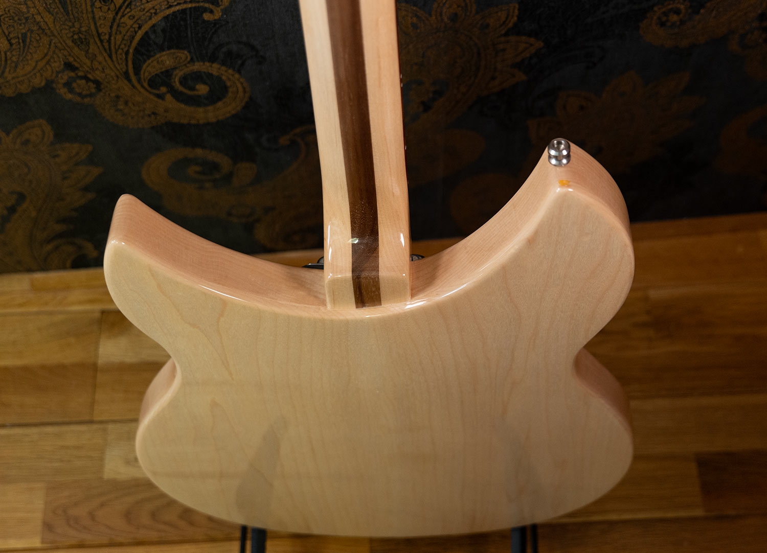 Rickenbacker 330 MG Mapleglo