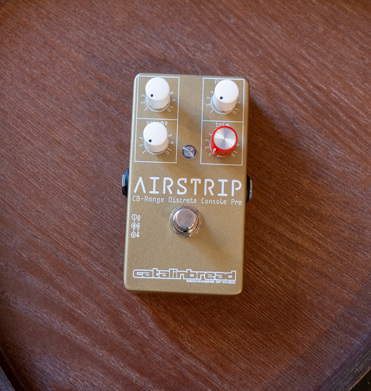 Catalinbread AIRSTRIP Gold N White
