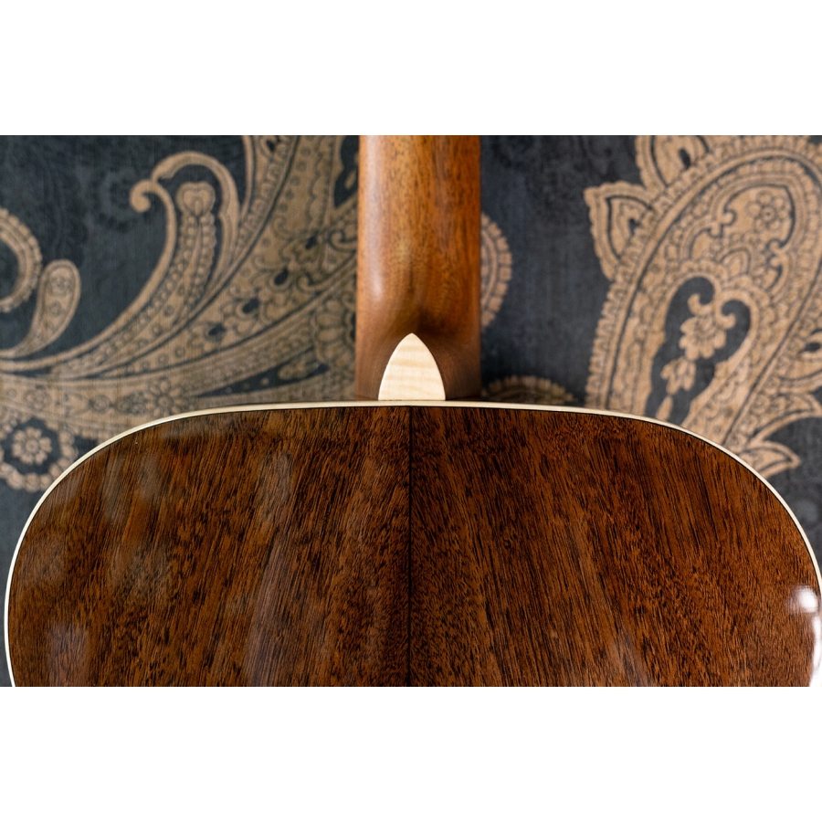 Martin Custom Shop 000-14 Black Walnut