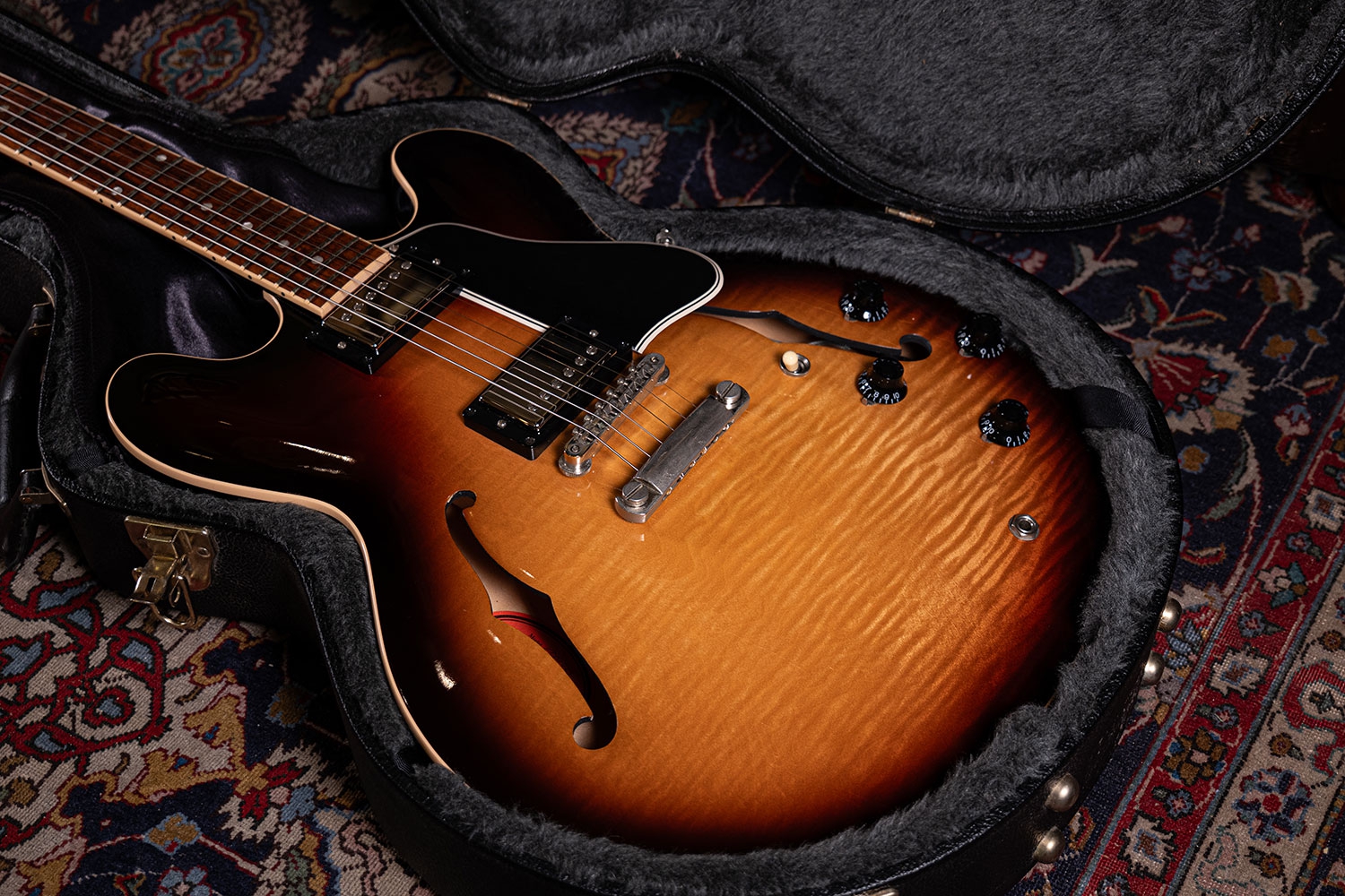 Gibson ES335 Dot Memphis Custom Figured top VS 2010