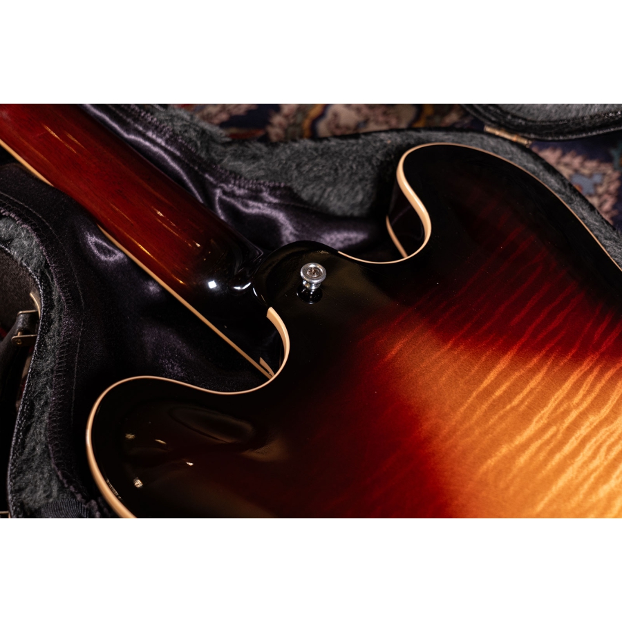 Gibson ES335 Dot Memphis Custom Figured top VS 2010