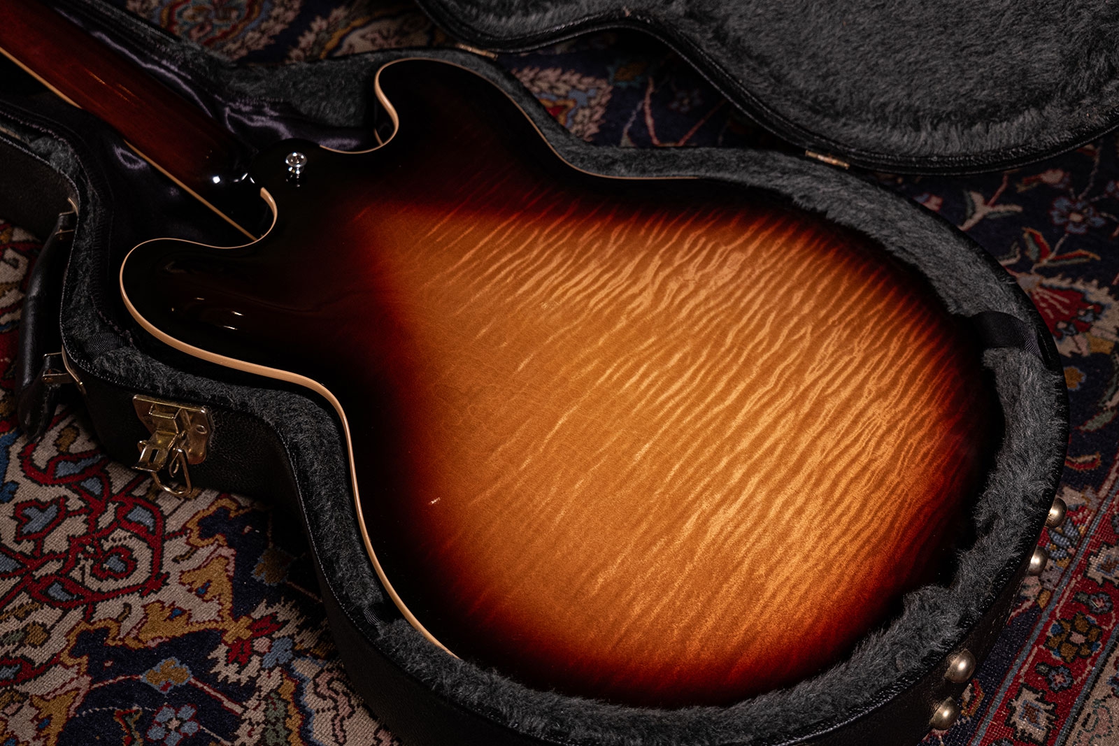Gibson ES335 Dot Memphis Custom Figured top VS 2010