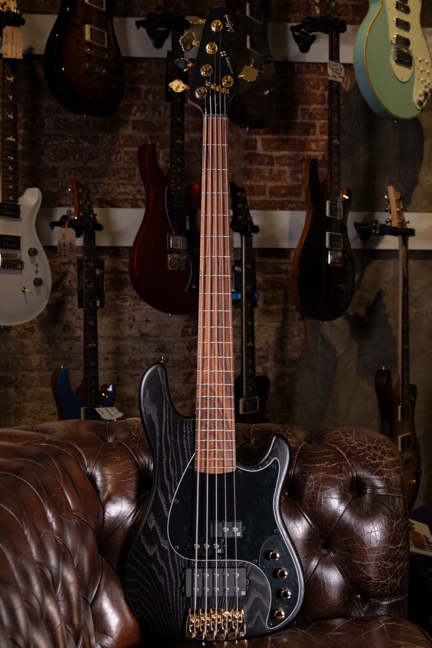 Sandberg California VM5 Matt Black Ash Gold Hardware
