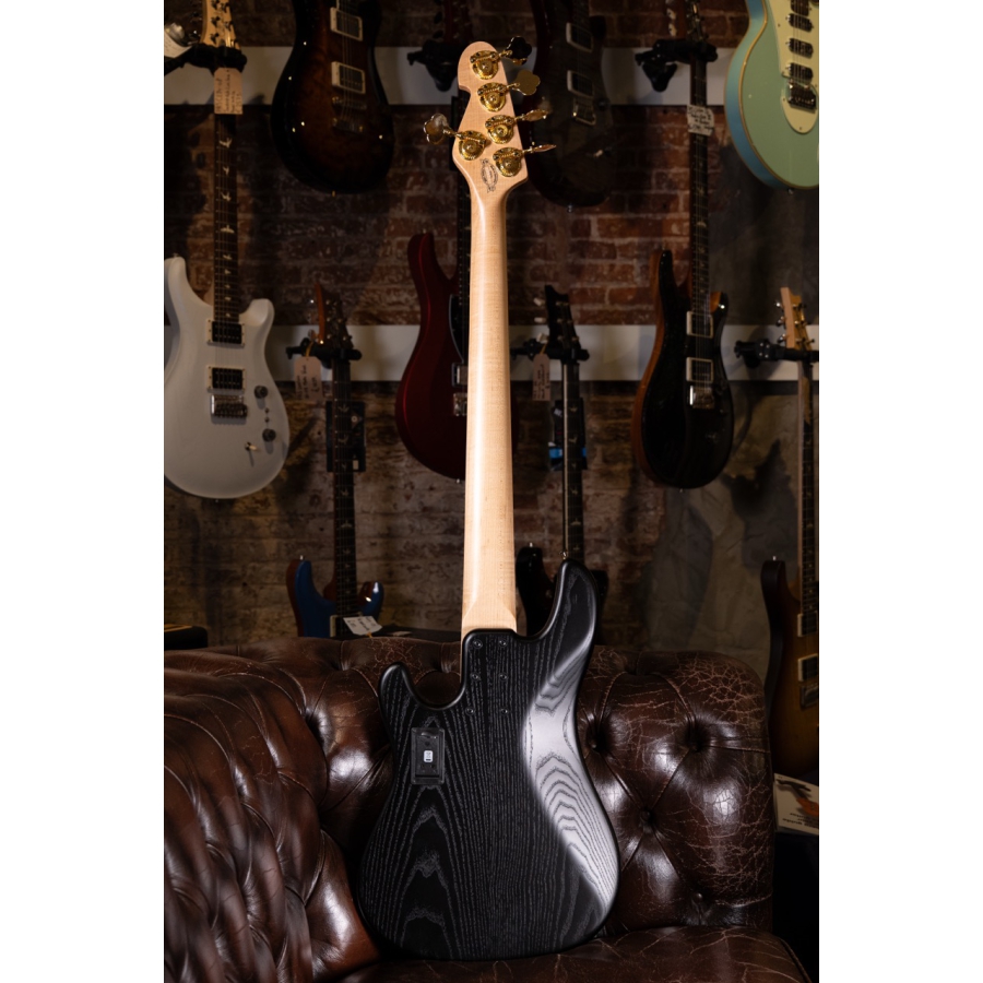 Sandberg California VM5 Matt Black Ash Gold Hardware