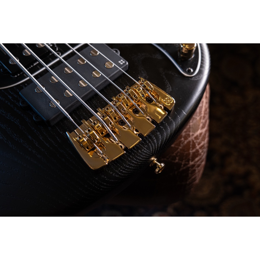Sandberg California VM5 Matt Black Ash Gold Hardware