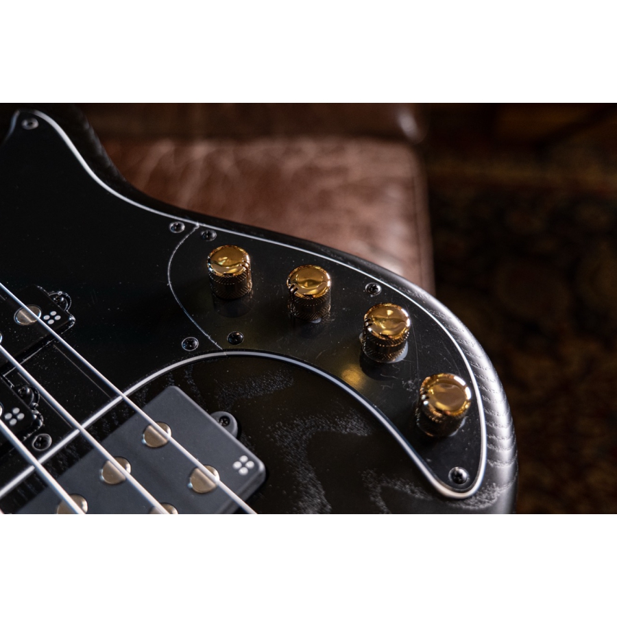 Sandberg California VM5 Matt Black Ash Gold Hardware