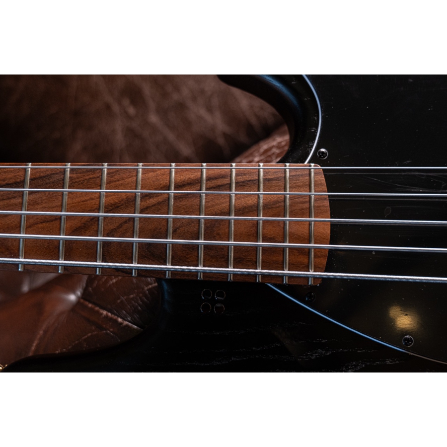 Sandberg California VM5 Matt Black Ash Gold Hardware